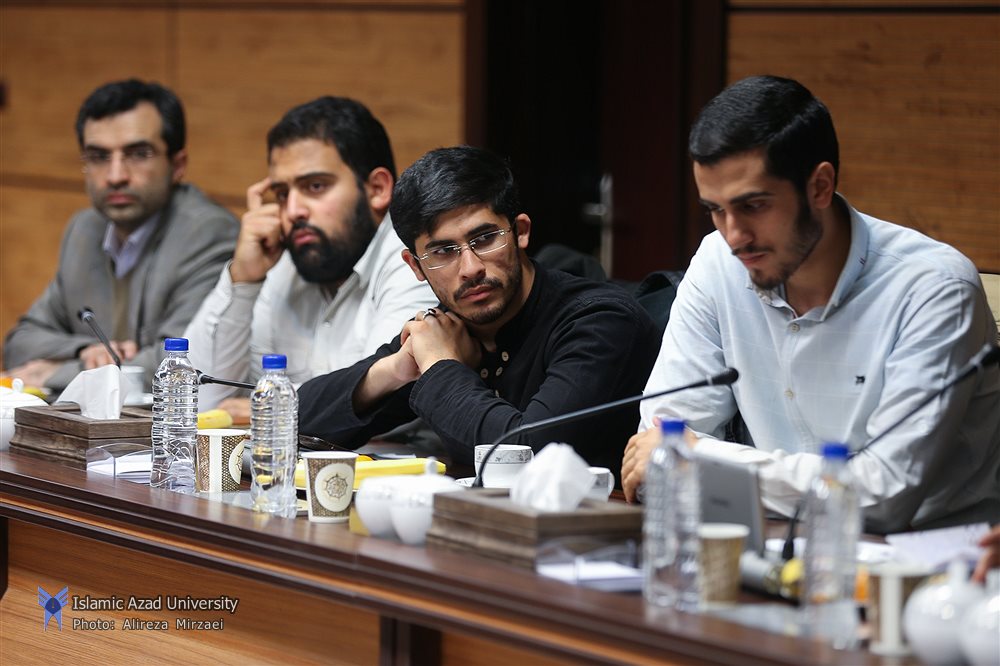 حاشیه‌های جلسه اتحادیه‌های دانشجویی با رئیس دانشگاه آزاد